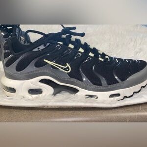 Nike Air Max Plus Sz 7